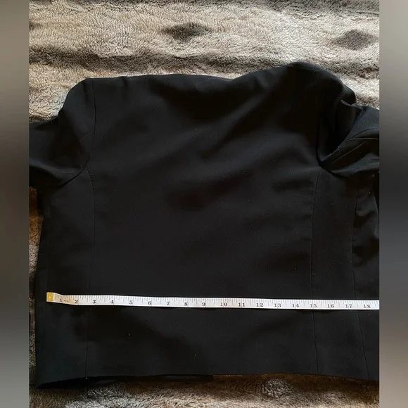 H&M a-symmetrical blazer - Picture 9 of 11